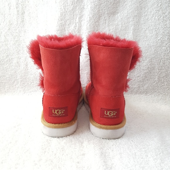 *SOLD*UGG Girls Boots - Picture 2 of 8